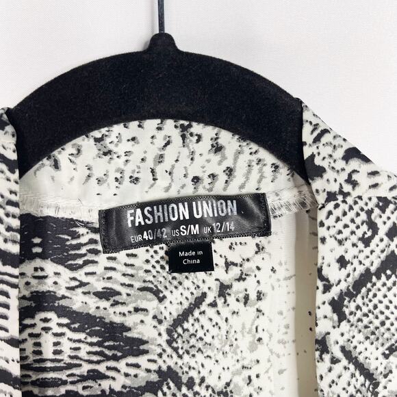 ASOS Fashion Union Womens S/M Gray Black Snakeprint Open Front Top Swim Coverup - Picture 8 of 10